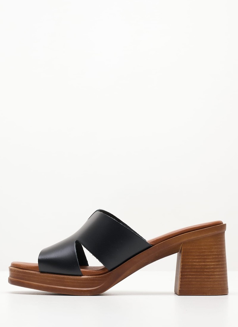 Women Mules from the Eva Frutos brand 3601 Black Leather